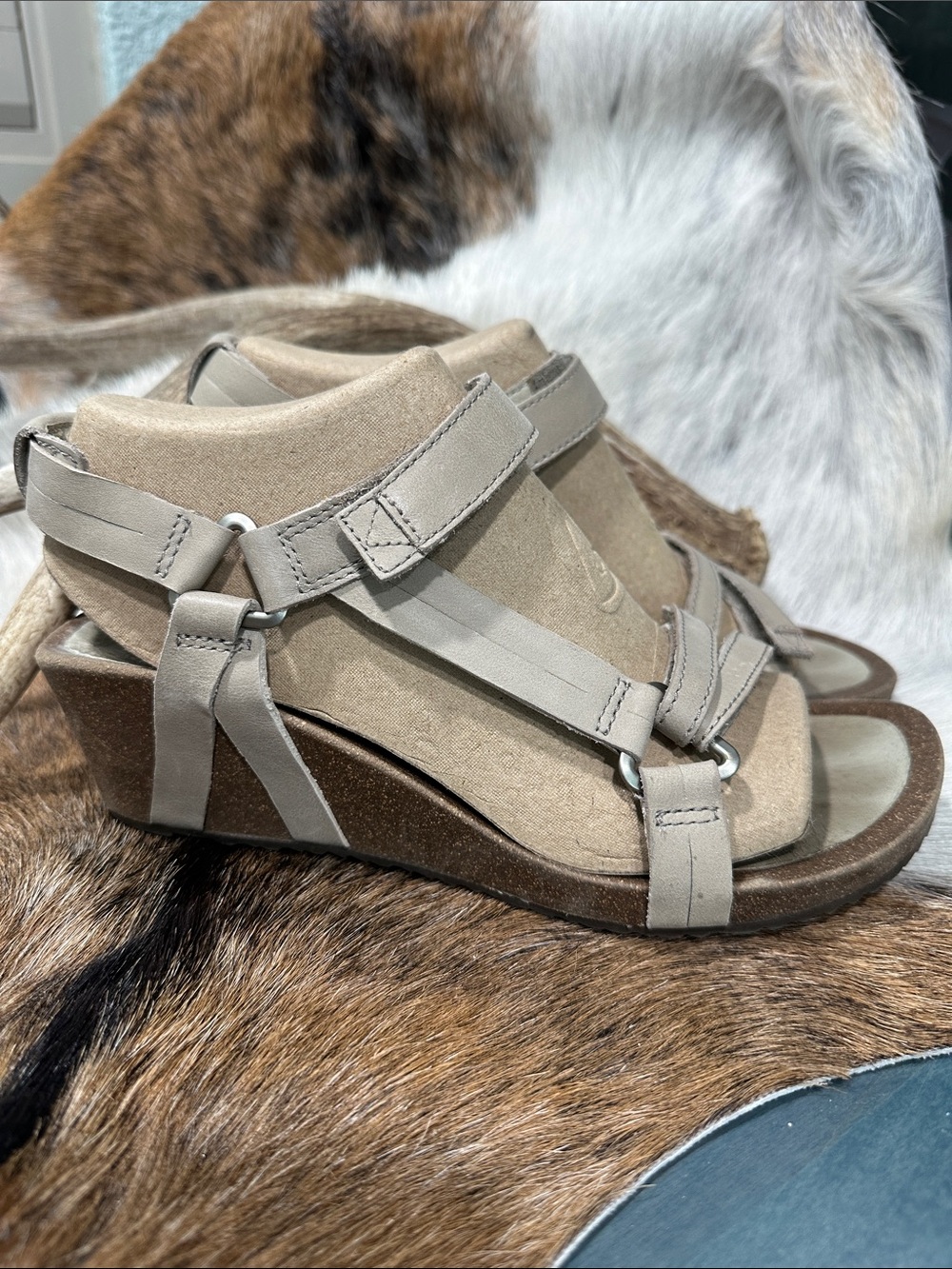 Teva Leather Taupe Wedge Sandals Sz 7